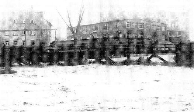 provisorische Brücke über die Seckach