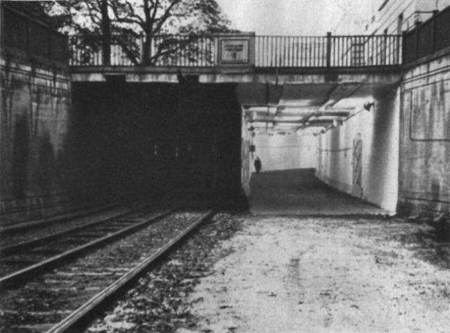 Berlin 1. Beleuchtungsversuch Lindentunnel